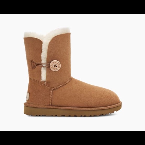 UGG Shoes - Ugg Button Bailey Sheepskin Boots 7